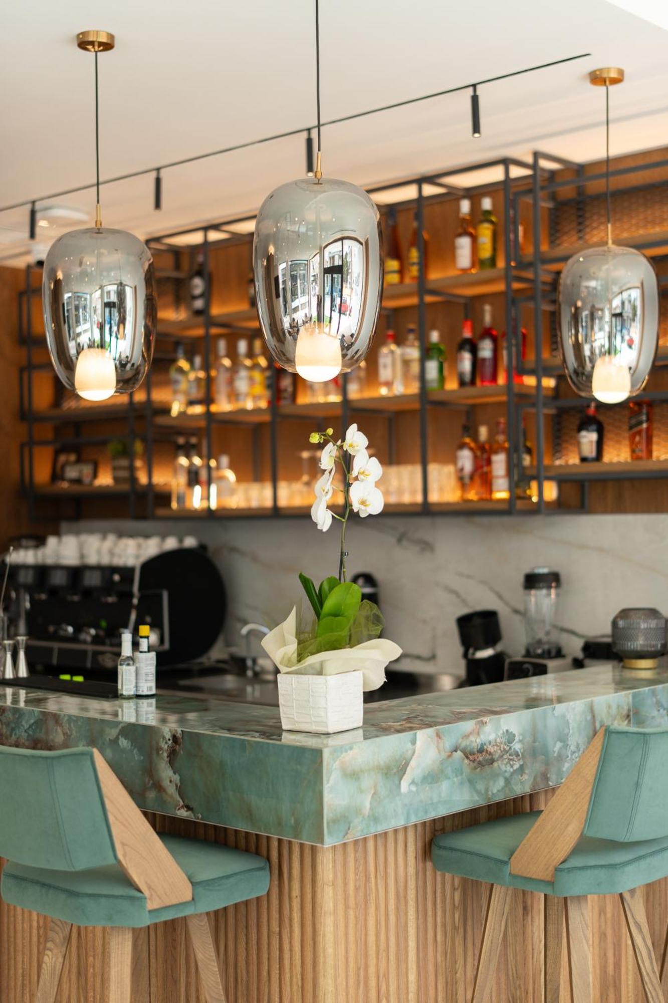 Volos Inn Hotel Екстер'єр фото