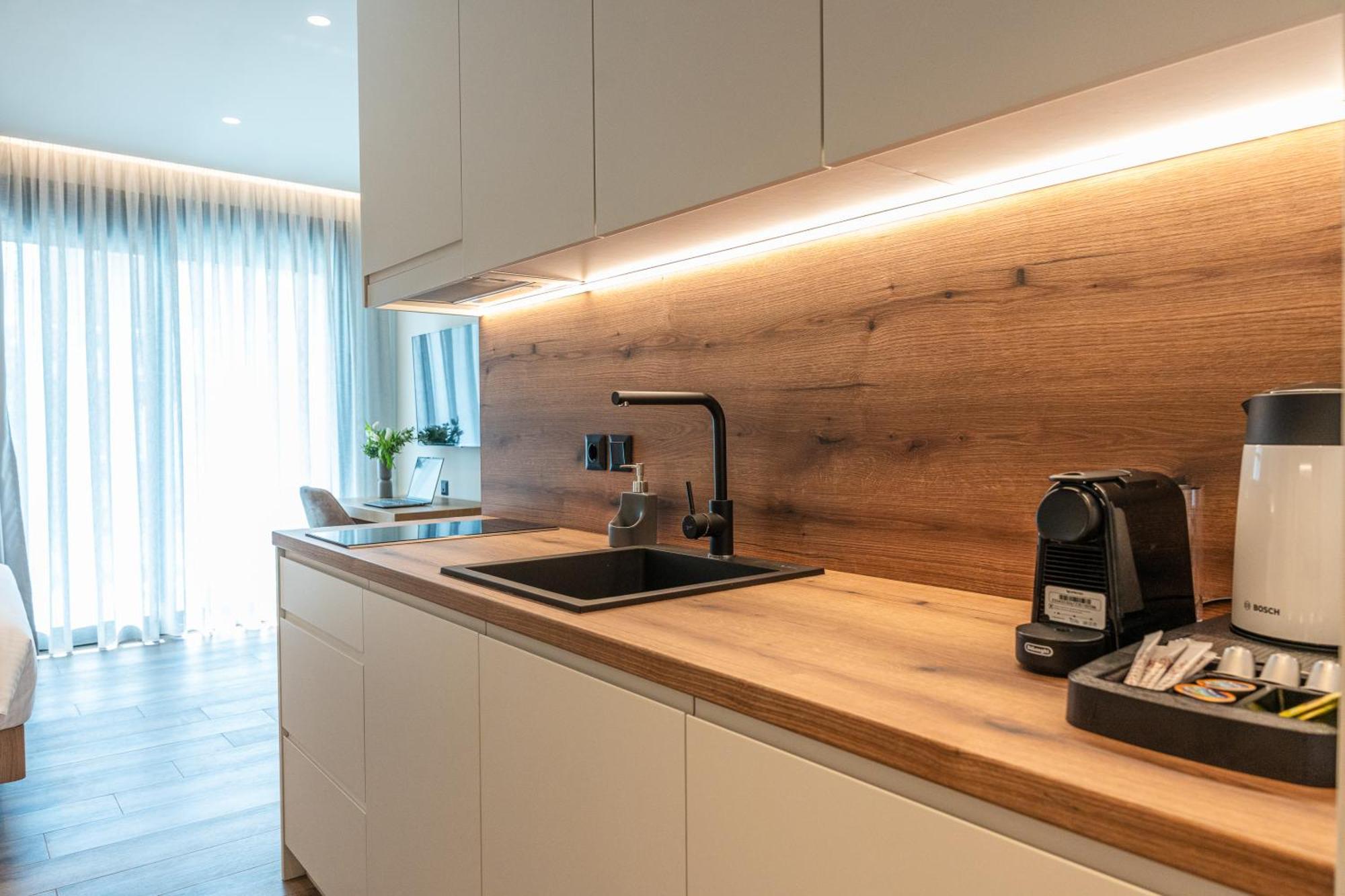 Volos Inn Hotel Екстер'єр фото