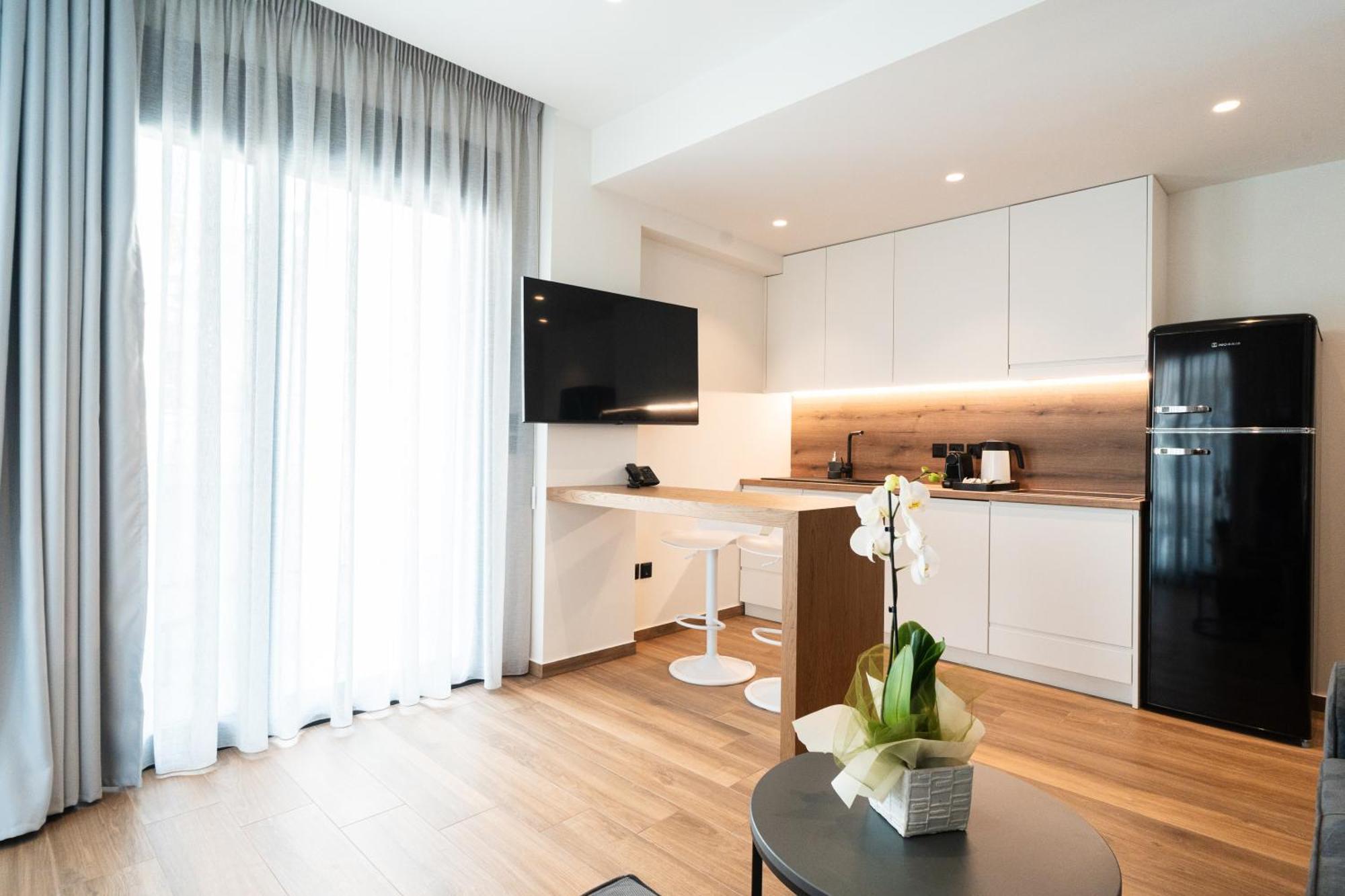 Volos Inn Hotel Екстер'єр фото