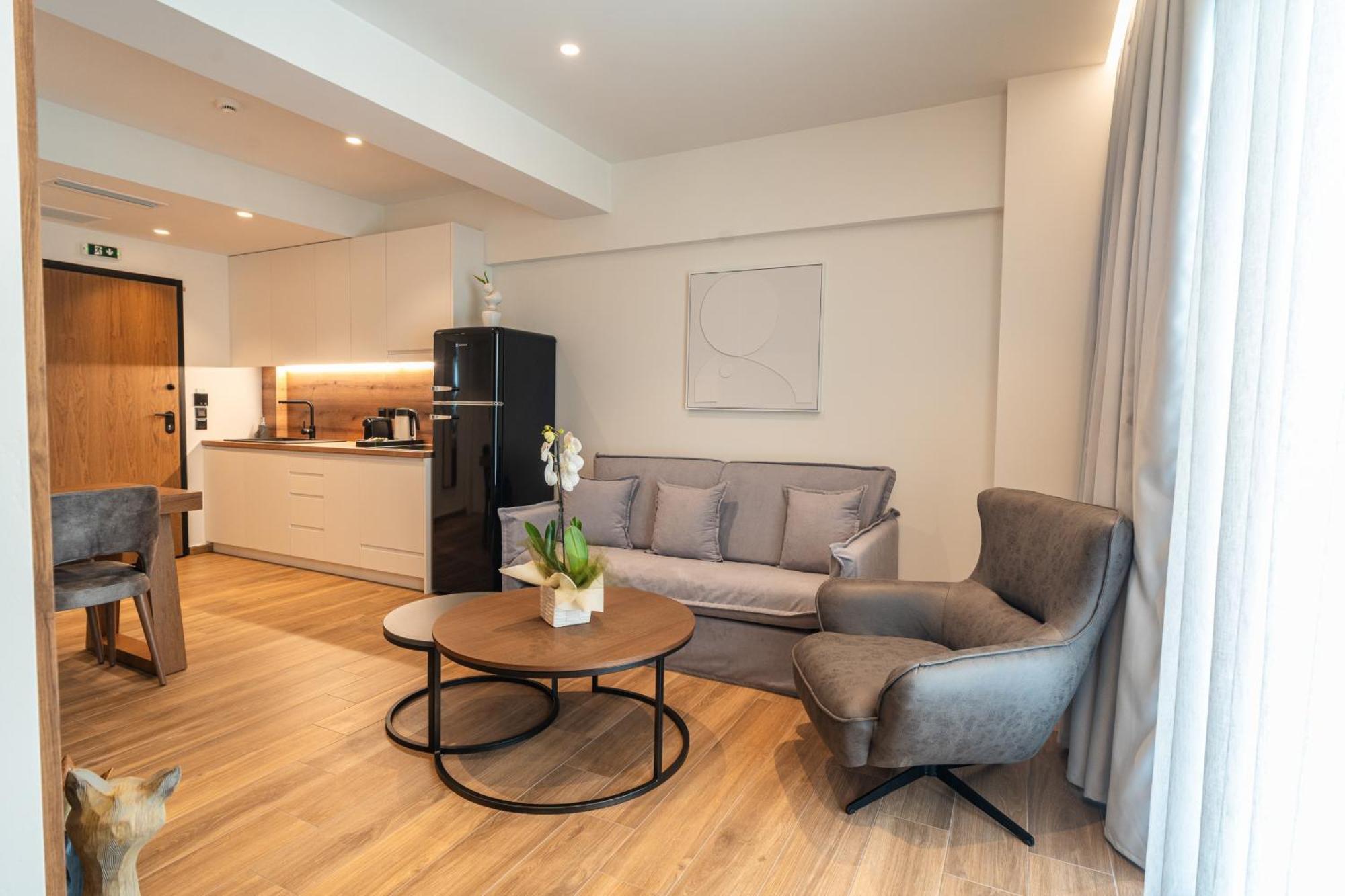 Volos Inn Hotel Екстер'єр фото